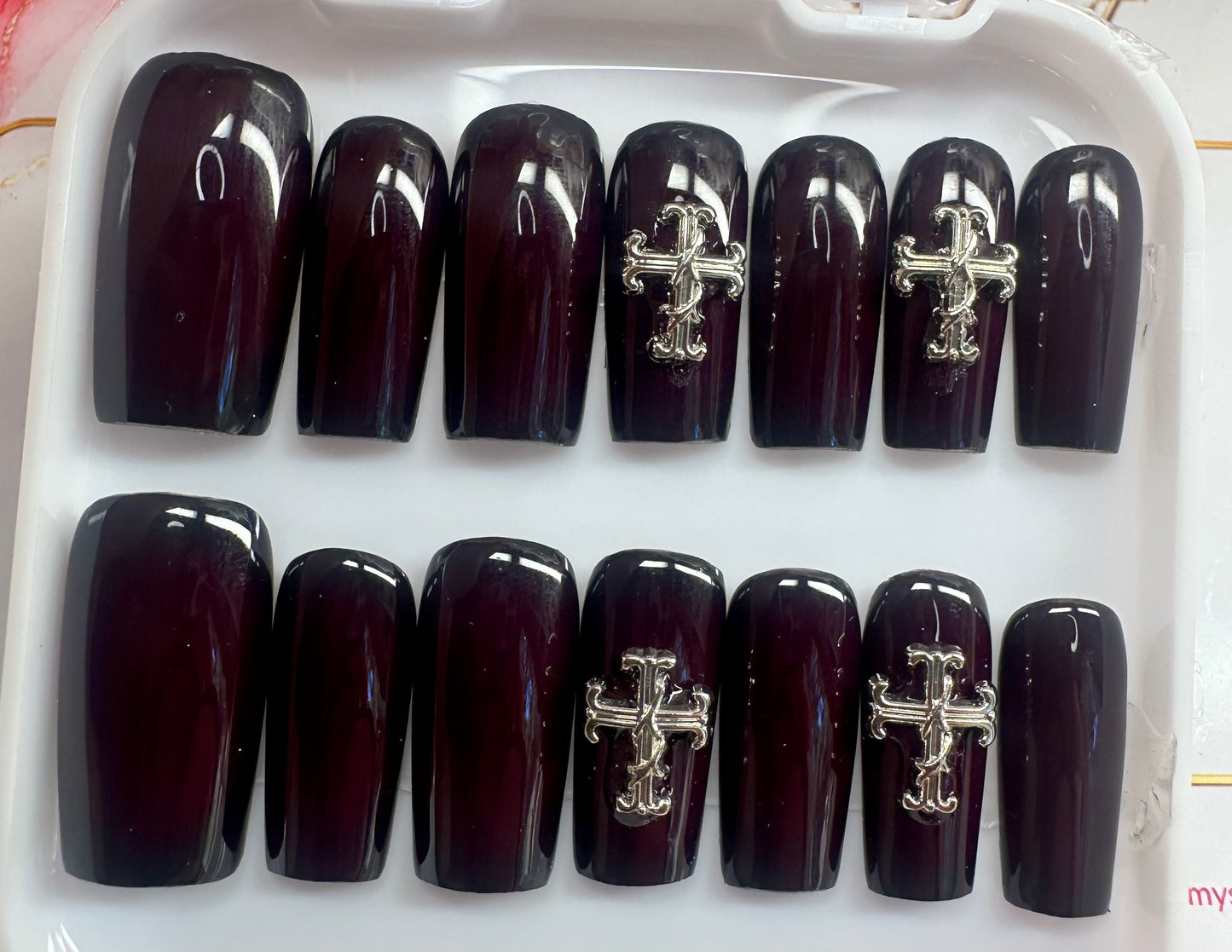 Crimson Cross | 14-Piece Extended Size Press-On Nail Set